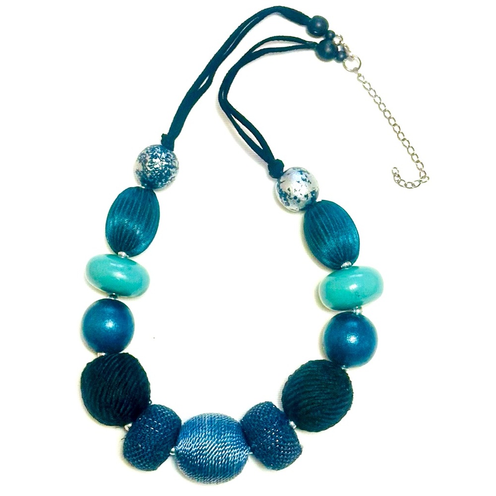 Elegant Blue Beaded Necklace